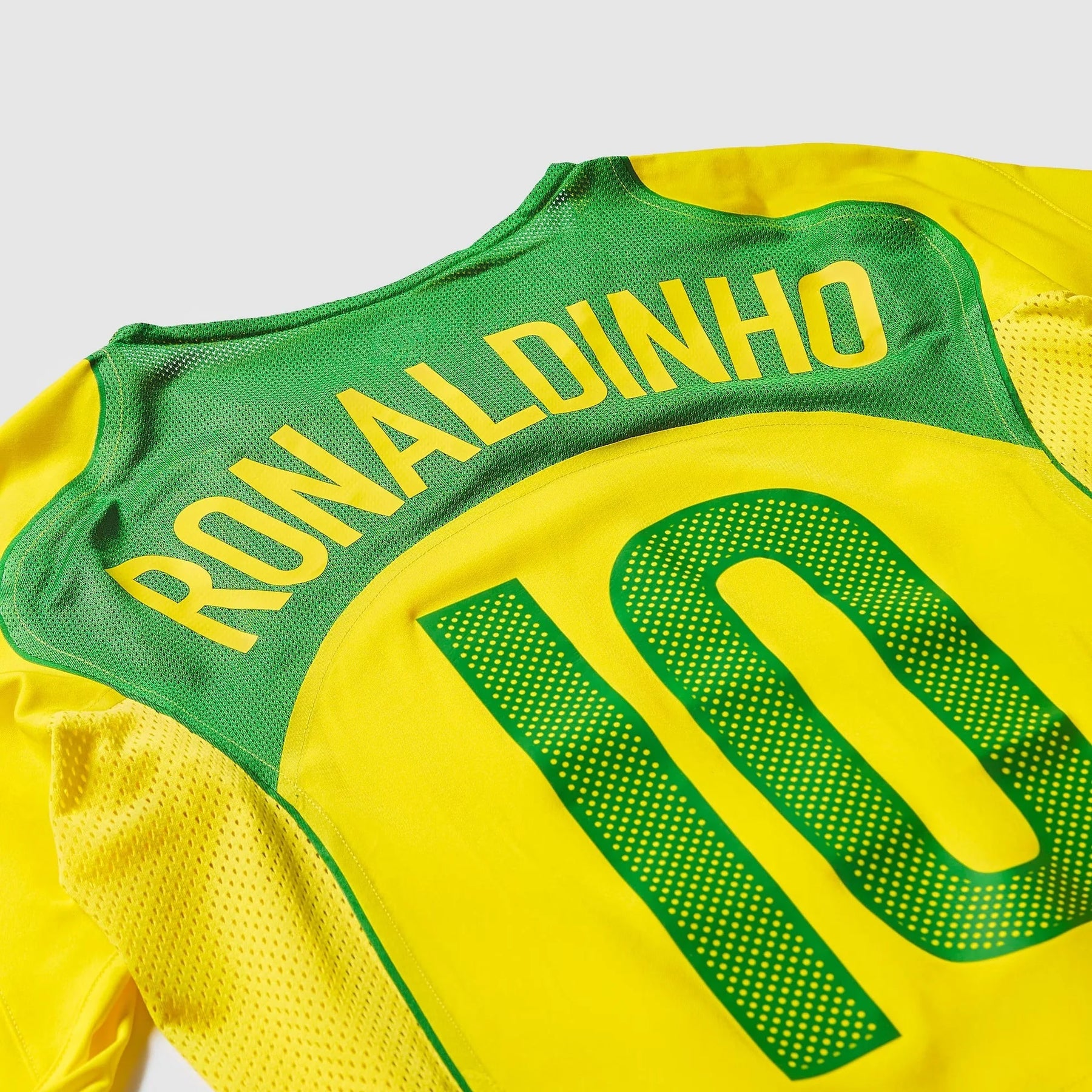 CAMISA NIKE REMAKE 2004 SELEÇÃO BRASILEIRA TOTAL 90