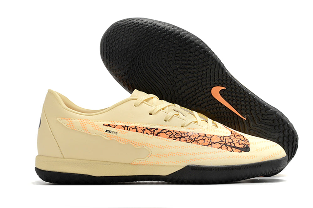 Chuteira Nike Phantom GX Academy- Futsal