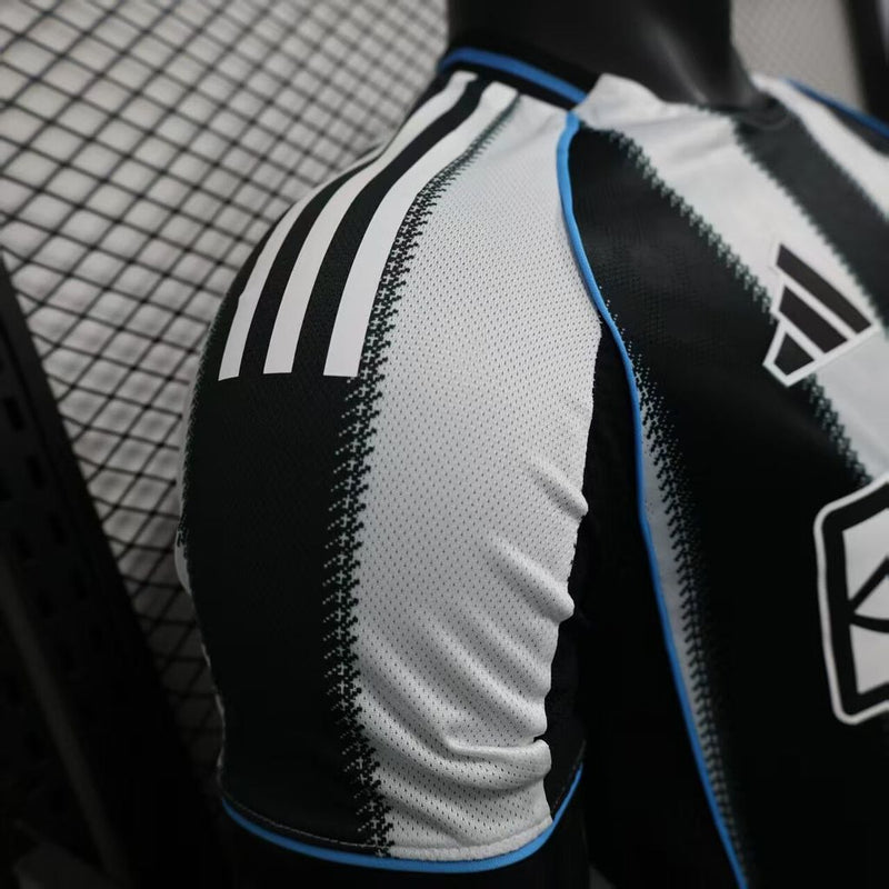 Camisa Newcastle Home 25/26 - Versão Jogador