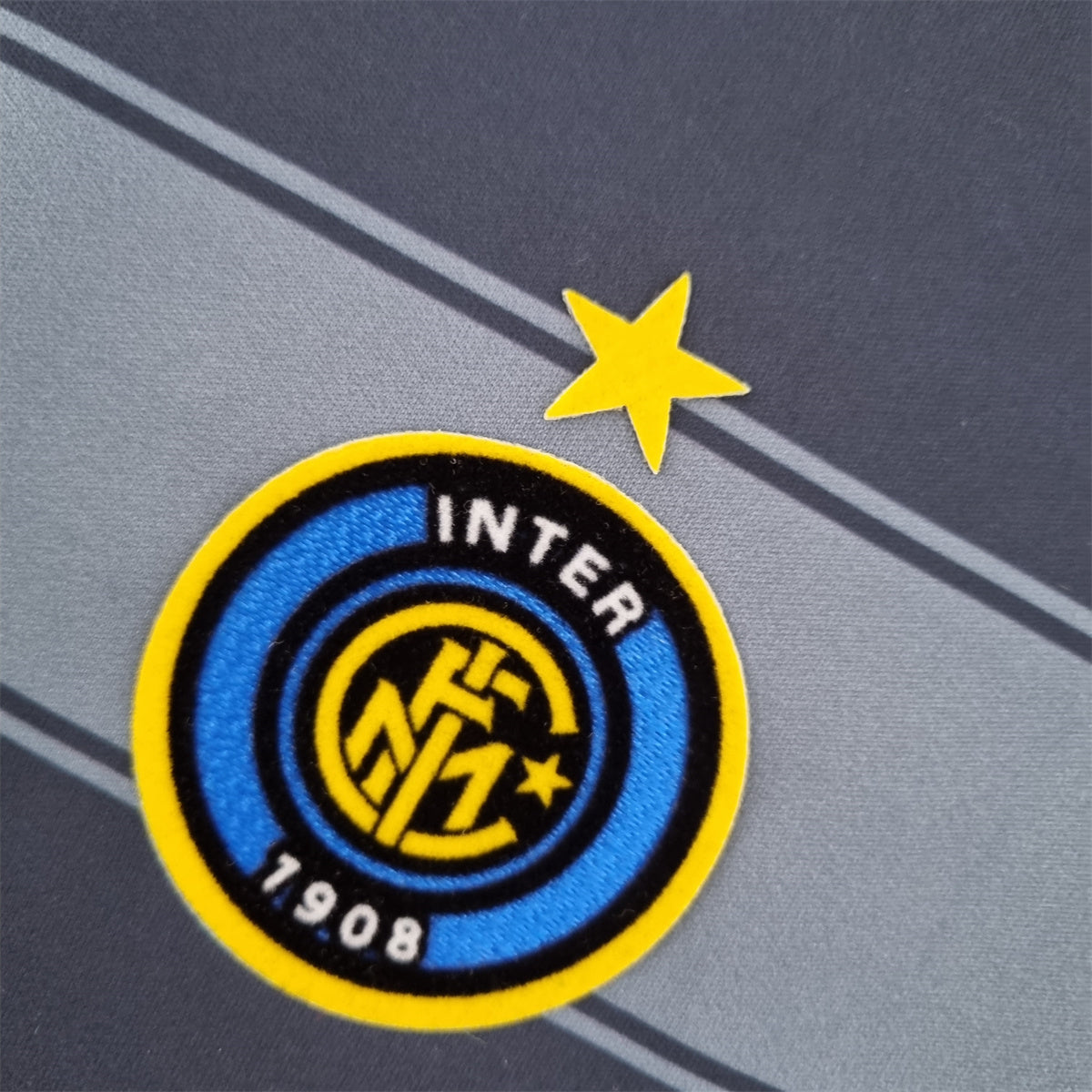 Camisa Inter de Milão 04/05 - Versão Retro